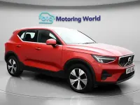 Begagnad Volvo XC40 Core 211 HK (155 kW) 2022 Röd SUV