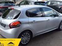 Used Peugeot 208 Allure 82 HP (60 kW) 2017 Silver Hatchback