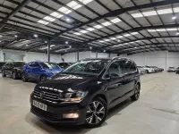 Used VW Touran SEL 150 HP (110 kW) 2020 Black MPV