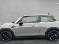 Usado Mini Cooper Hatch 134 CV (98 kW) 2017 Gris Utilitario