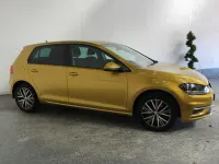 Used VW Golf VII SE 125 HP (91 kW) 2017 Yellow Hatchback