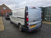 Gebraucht Vauxhall Vivaro 95 PS (69 kW) 2017 Silber Van / Kleinbus