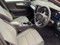 Used Volvo XC40 Core 163 HP (119 kW) 2025 SUV