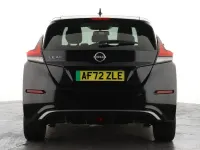 Begagnad Nissan Leaf N-Connecta 160 kW (218 HK) 2022 Svart Halvkombi