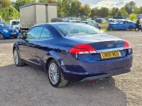 Usado Ford Focus Cabriolet Convertible 99 HP (72 kW) 2008 Azul Cabrios