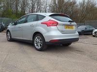 Begagnad Ford Focus Zetec 2016 Silver Halvkombi