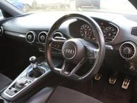 Used Audi TT Roadster S-Line 226 HP (166 kW) 2016 Silver Cabriolet