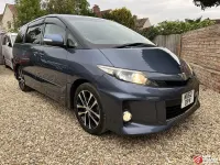 Begagnad Toyota Estima 170 HK (125 kW) 2013 Blå Minibuss
