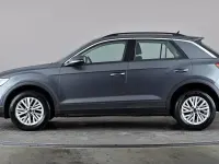 Usado VW T-Roc Life 110 HP (80 kW) 2023 Cinzento SUV