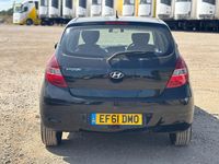 Used Hyundai i20 Comfort 77 HP (56 kW) 2011 Black Hatchback