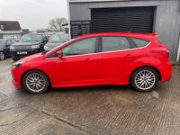 Used Ford Focus Zetec 115 HP (84 kW) 2013 Red Hatchback