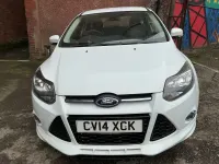 Begagnad Ford Focus Zetec 125 HK (91 kW) 2014 Vit Halvkombi