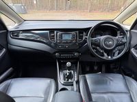 Used Kia Carens 134 HP (98 kW) 2014 Silver MPV