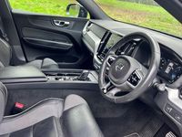 Used Volvo XC60 R-Design 250 HP (183 kW) 2021 Grey SUV