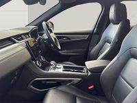 Usado Jaguar F-Pace R-Dynamic 204 HP (150 kW) 2023 Vermelho SUV