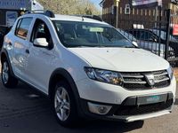 Used Dacia Sandero Lauréate 90 HP (66 kW) 2015 White Hatchback