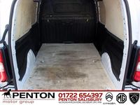 Used Citroën Berlingo 101 HP (74 kW) 2024 White MPV