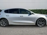 Used Ford Focus ST-Line 125 HP (91 kW) 2023 Silver Hatchback