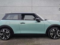 Used Mini Cooper Hatch 154 HP (113 kW) 2024 Green Hatchback