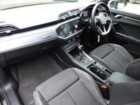 Usado Audi Q3 S-Line 150 HP (110 kW) 2022 Cinzento SUV