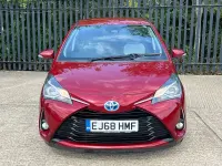 Used Toyota Yaris 100 HP (73 kW) 2018 Red Hatchback
