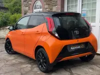Second-hand Toyota Aygo X-cite 72 CP (52 kW) 2020 Portocaliu Hatchback