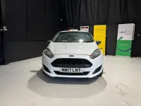 Usado Ford Fiesta 94 HP (69 kW) 2017 Branco Van