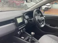 Used Renault Clio Evolution 90 HP (66 kW) 2025 Hatchback