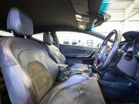 Used Kia ProCeed 201 HP (147 kW) 2015 Yellow Hatchback