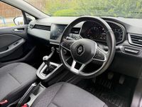 Used Renault Clio V Iconic 100 HP (73 kW) 2020 Black Hatchback