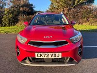 Usado Kia Stonic 99 HP (72 kW) 2022 Vermelho SUV