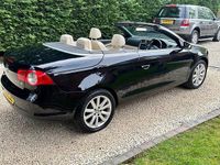 Usado VW Eos SE 140 HP (102 kW) 2009 Preto Cabrios
