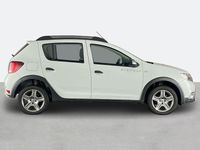 Used Dacia Sandero Lauréate 90 HP (66 kW) 2017 White Hatchback