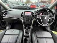 Used Vauxhall Astra Elite 165 HP (121 kW) 2015 Brown Hatchback