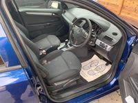 Używany Vauxhall Astra Club 2006 Niebieski Hatchback