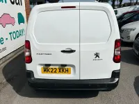 Begagnad Peugeot Partner 131 HK (96 kW) 2022 Vit Minibuss