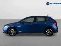 Begagnad VW Polo Life 2024 Blå Halvkombi