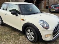 Used Mini ONE Hatch 102 HP (75 kW) 2017 White Hatchback