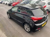 Used Hyundai i20 Premium 100 HP (73 kW) 2015 Black Hatchback