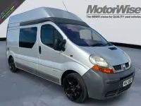 Begagnad Renault Trafic 2006 Silver Minibuss