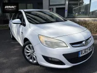 Used Vauxhall Astra Active 115 HP (84 kW) 2013 White Hatchback