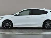 Used Ford Focus ST-Line 125 HP (91 kW) 2019 White Hatchback