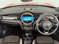 Usado Mini Cooper Sport 134 HP (98 kW) 2021 Vermelho Citadino