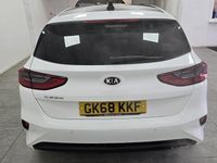 Used Kia Ceed First Edition 138 HP (101 kW) 2018 White Hatchback