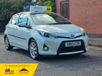 Used Toyota Yaris 100 HP (73 kW) 2013 White Hatchback