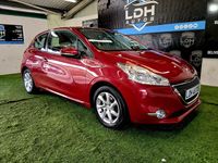 Used Peugeot 208 Active 82 HP (60 kW) 2014 Red Hatchback