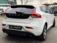 Gebraucht Volvo V40 SE Lux 180 PS (132 kW) 2014 Kleinwagen