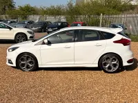 Usado Ford Focus ST 250 HP (183 kW) 2015 Branco Citadino