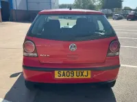 Begagnad VW Polo 2009 Röd Halvkombi