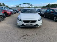 Used Volvo V40 R-Design 190 HP (139 kW) 2015 White Hatchback